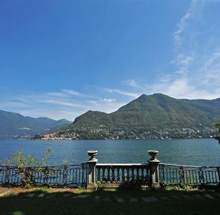 Sleeps 8 Pool Villa